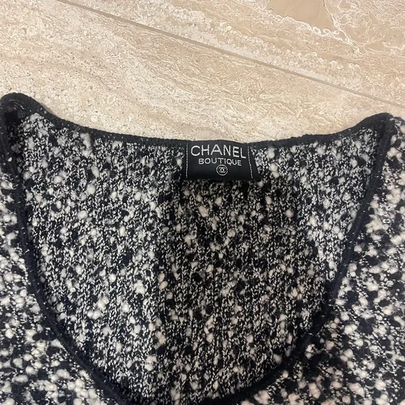 Chanel Women's Black and White Textured Top - Picture 5 of 5